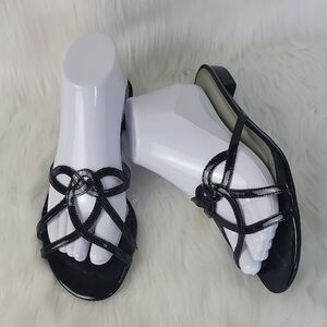 TALBOTS VTG Black Patent Leather Slip On Open Toe Cut Out Dressy Flat Sandal 8.5